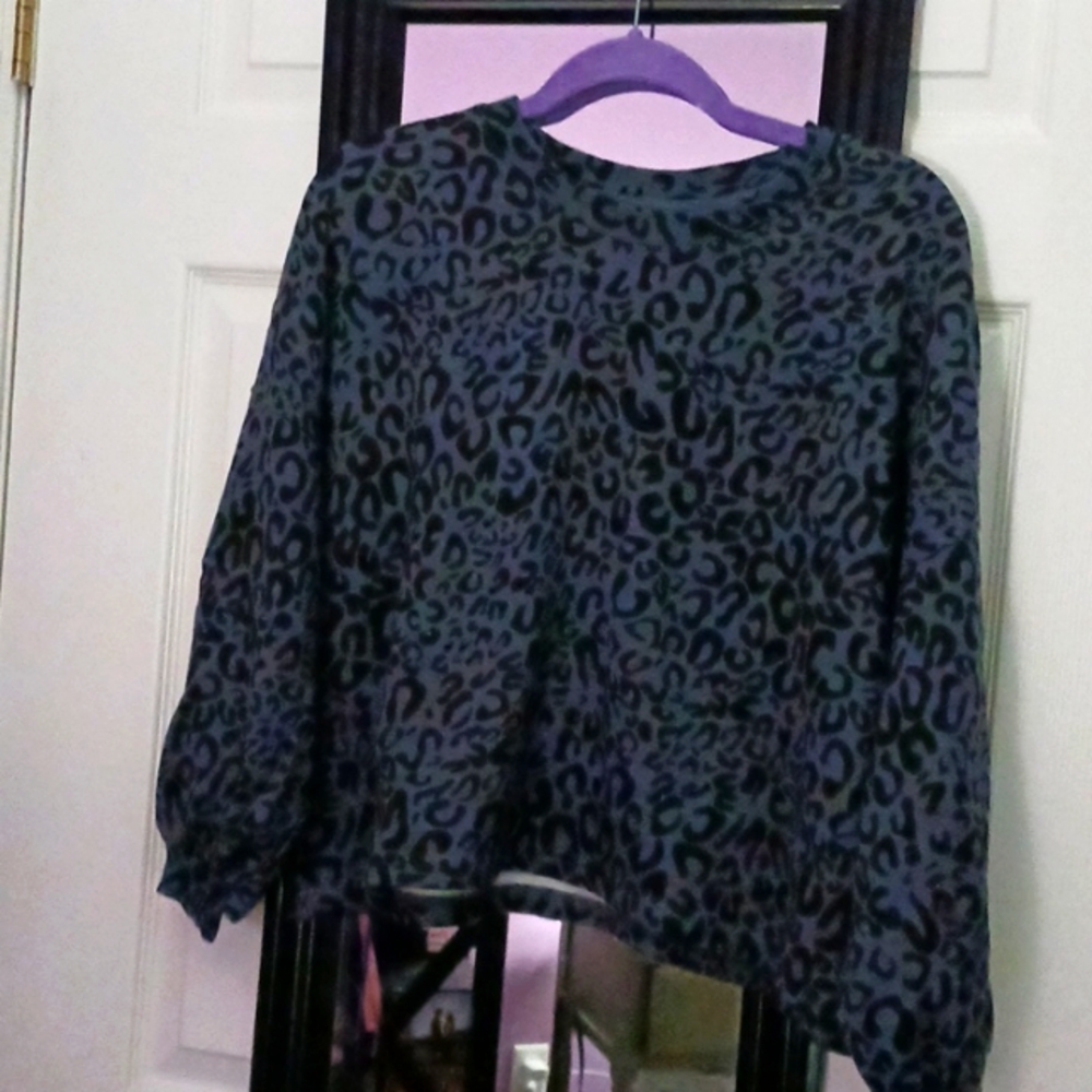 Round neck top
